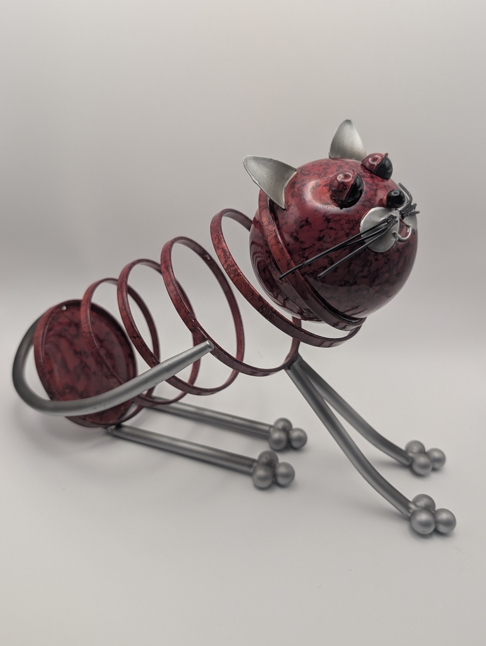 Red speckled & Silver Cat Wine Bottle Holder Metal Body & Glass Head Brand New